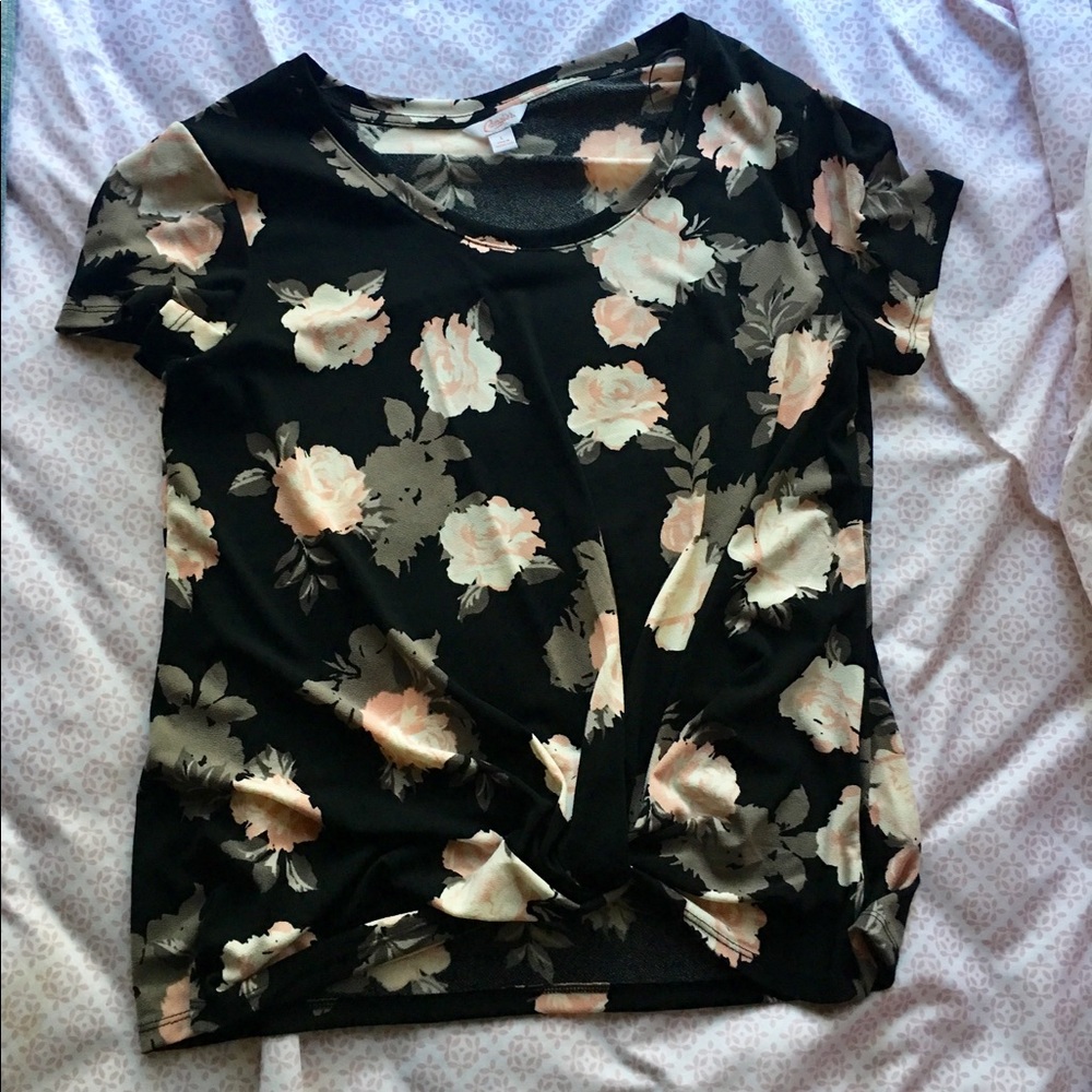 Dark Floral Candie’s top